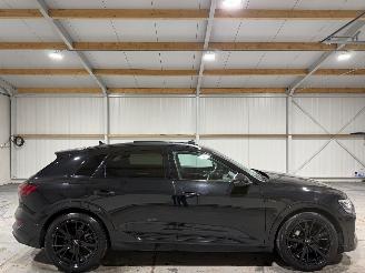 Vaurioauto  passenger cars Audi E-tron 95kWh 55 300kW Quattro S Edition Luchtvering 2022/8