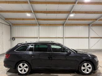 krockskadad bil auto Skoda Superb 1.6TDI 88kW Automaat Style Business 2016/4