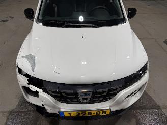 Dacia Spring 27kWh 33kW Comfort Plus Orange Pack picture 20