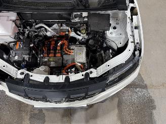 Dacia Spring 27kWh 33kW Comfort Plus Orange Pack picture 29