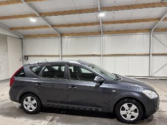 Kia Cee d 1.4 80kW X-Tra ISG Airco picture 2