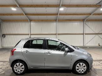 Damaged car Toyota Yaris 1.3VVTi 64kW Automaat Airco Sol MMT 2006/4