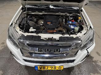 Isuzu D-Max 1.9d 120kW Automaat Extended Cab X-Country picture 24