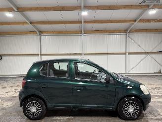 Damaged car Toyota Yaris 1.3-16V 63kW VVT-i Luna 2001/1