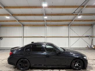 uszkodzony samochody osobowe BMW 3-serie 320i 135kW Automaat Schuifkantel M Sport Edition 2019/1