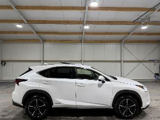 Damaged car Lexus NX 300ah 2.5Hybrid 114kW Automaat AWD Business Line Schuifkanteldak 2018/4