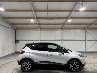 Vaurioauto  passenger cars Renault Captur 0.9TCe 66kW Camera Dynamique 2016/3