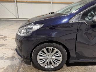 Peugeot 208 1.2PureTech 81kW Clima Allure picture 17