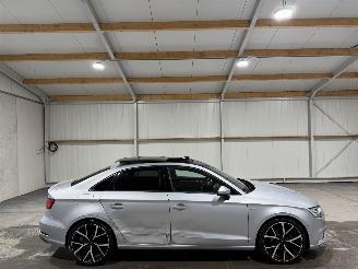 Voiture accidenté Audi A3 LIMOUSINE 1.0TFSI 85kW Automaat Sport Pano Lease Edition 2017/2