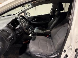 Kia Rio 1.4CVVT 80kW Executiveline Airco picture 12
