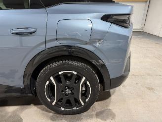 Peugeot e-3008 73kWh 157kWh GT Avantage 210 picture 32