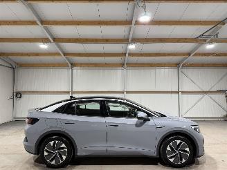 Vaurioauto  passenger cars Volkswagen ID.5 77kWh 150kW Pro 2022/12