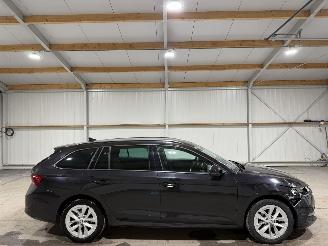 krockskadad bil auto Skoda Octavia 1.0eTSI 81kW Automaat Business Edition 2022/2