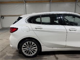 BMW 1-serie 118i 100kW Automaat High Executive picture 18