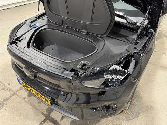 Volvo EC40 82kWh 325kW Twin Motor Performance Ultra Black Edition picture 27