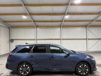Auto incidentate Kia Ceed 1.6GDI PHEV 77kW Automaat DynamicPlusline 2021/6