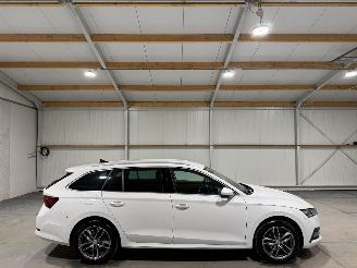 krockskadad bil auto Skoda Octavia 1.0eTSI 81kW Automaat Business Edition Plus 2024/2