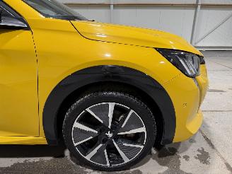 Peugeot e-208 50kWh 100kW EV GT Pack picture 16