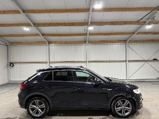 Schadeauto Volkswagen T-Roc 1.5TSI 110kW Automaat Pano Sport Business R 2020/1
