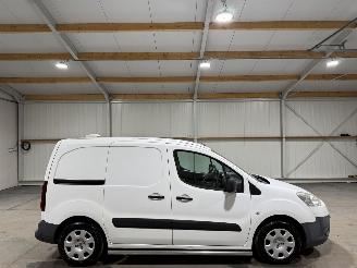 krockskadad bil bedrijf Peugeot Partner 1.6e-HDI 66kW Airco XT Profit 2015/2