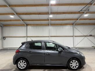 uszkodzony samochody osobowe Peugeot 208 1.2PT 60kW  Blue Lion Airco Navi 2016/10