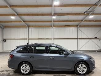 Coche accidentado Skoda Octavia 1.0 e-TSI 81kW Automaat Business Edition 2021/4
