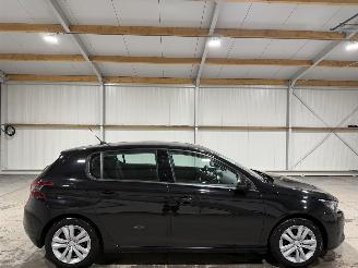 skadebil auto Peugeot 308 1.2PT 81kW Active Airco 2018/3