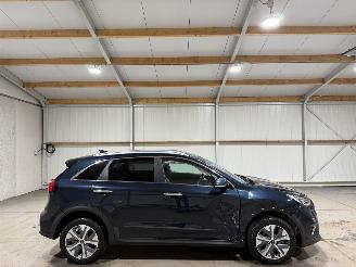 Damaged car Kia e-Niro 64kWh 150kW DynamicPlusLine Schuifkanteldak 2021/7