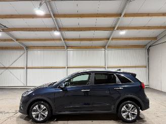 Kia e-Niro 64kWh 150kW DynamicPlusLine Schuifkanteldak picture 8