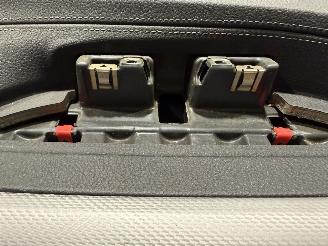 BMW 3-serie 320i 135kW Automaat High Executive picture 20