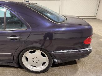 Mercedes E-klasse 5.5V8 260kW 55AMG picture 29