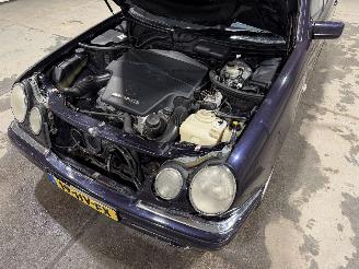 Mercedes E-klasse 5.5V8 260kW 55AMG picture 25