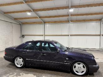 Mercedes E-klasse 5.5V8 260kW 55AMG picture 2