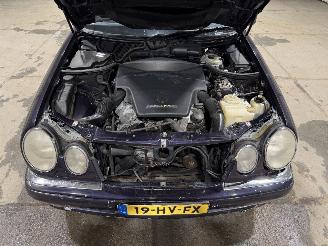 Mercedes E-klasse 5.5V8 260kW 55AMG picture 24