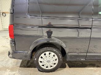 Volkswagen Transporter 2.0TDI 110kW D.C. L2 HigLine picture 16