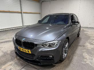 BMW 3-serie 320i 135kW Automaat Luxury Edition picture 10