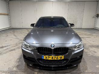 BMW 3-serie 320i 135kW Automaat Luxury Edition picture 4