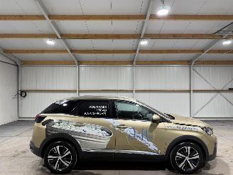 damaged passenger cars Peugeot 3008 1.6e-THP 121kW Automaat Allure 2017/4