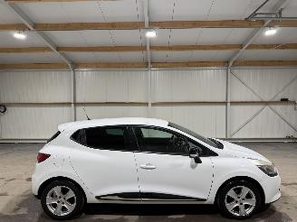 skadebil auto Renault Clio 0.9TCE 66kW Expression 2013/8