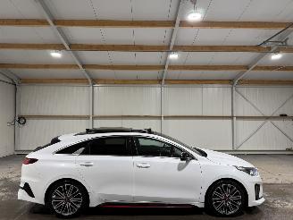 uszkodzony samochody osobowe Kia Proceed 1.6T-GDI 150kW Automaat GT Pano 2021/4