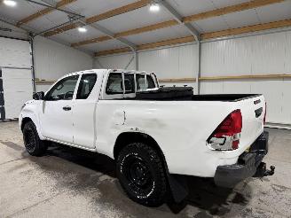 Toyota Hilux 2.4D-4D 110kW 4WD Cool Comfort picture 11