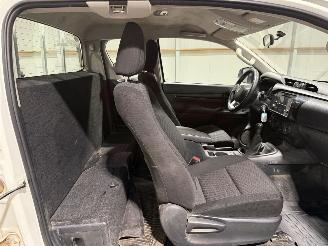 Toyota Hilux 2.4D-4D 110kW 4WD Cool Comfort picture 26