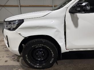Toyota Hilux 2.4D-4D 110kW 4WD Cool Comfort picture 14