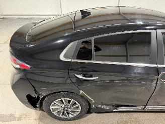 Hyundai Ioniq 38kWh 100kW Automaat Premium EV picture 17