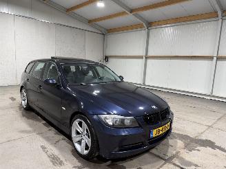 BMW 3-serie 325i 160kW Automaat High Executive picture 3
