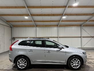 skadebil auto Volvo Xc-60 2.0D4 140kW Airco FWD Polar+ Camera 2017/4