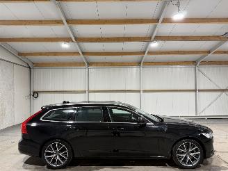 Damaged car Volvo V-90 2.0T4 140kW Automaat Inscription 2018/3