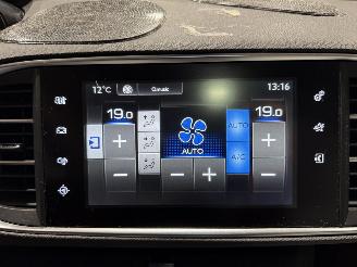 Peugeot 308 1.2PT 96kW Blue Lease Premium picture 22