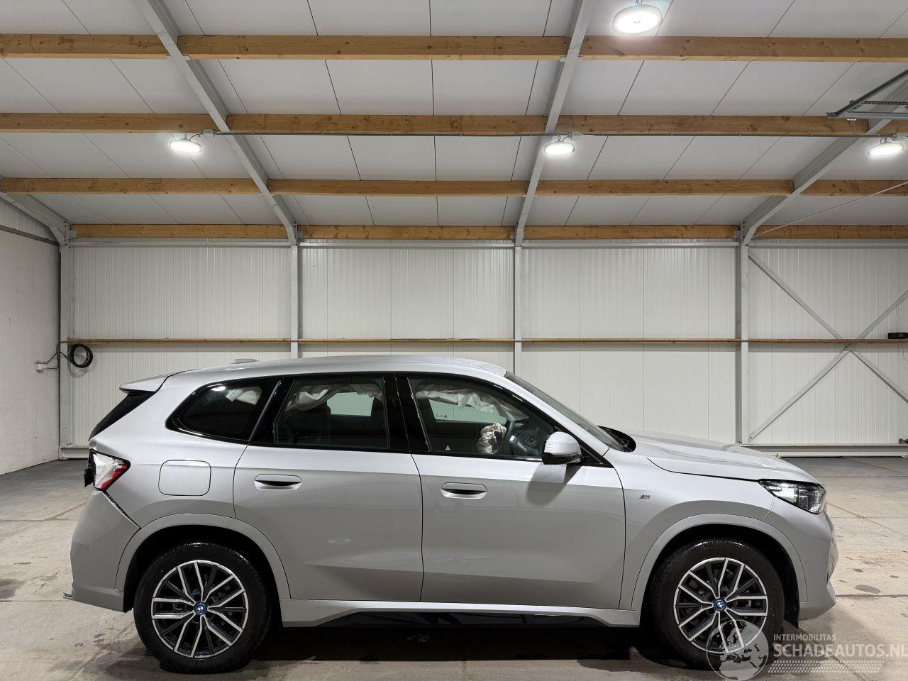 BMW iX1 67kWh 225kW Xdrive AWD