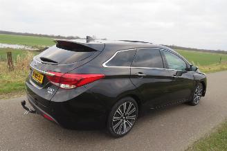 damaged passenger cars Hyundai I-40 1.7 CRDi I Catcher Premium Automaat  140pk  Camera Leer Navigatie [ nieuwe model 2017/4